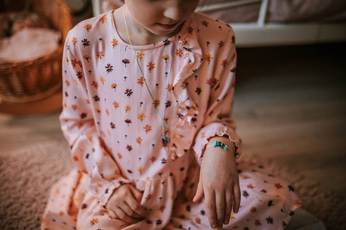 Zestaw kreatywny do tworzenia biżuterii z kamieniami przynoszącymi szczęście Janod J07938