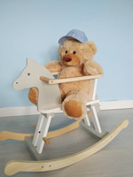 Drewniany konik bujany Gwiazda galopu z barierką 53933-Goki, zabawki na biegunach