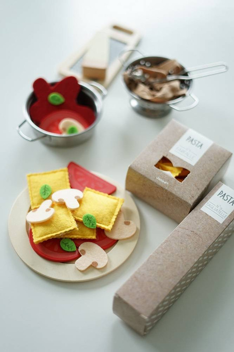 Filcowy zestaw makaronów i akcesoria Janod J06598