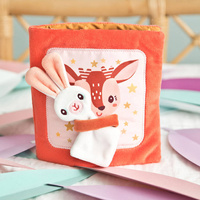 Miękka książeczka aktywizująca z mini-komforterem sarenka Stella i jej przytulanka 83491 Lilliputiens