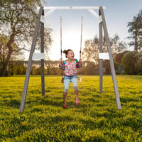 Drewniana szara Huśtawka z siedziskiem AXI A030.136.01 dla dzieci do ogrodowego placu zabaw