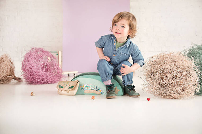 Drewniany jeździk 2 w 1 z miękkim siedziskiem i torebką Smok Joe 12 m+ 83466 LILLIPUTIENS