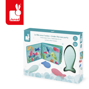 Miękka książeczka do kąpieli z 3 psikawkami Przyjęcie nad wodą J04733 Janod