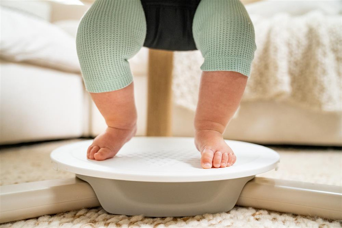 Stacjonarne Centrum aktywności 5w1 Tiny Love TL1808806830 sensoryczny Stoliczek dla niemowląt Décor czarno-biały