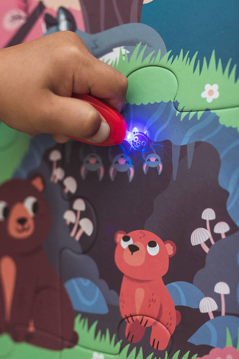 Świecące puzzle z mini-lampką UV Las 24 elementy 3+ Janod J02653