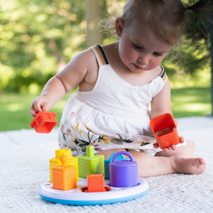 Sorter Plugzy Fat Brain Toys FA341-1 kształty i kolory zabawka dla najmłodszych