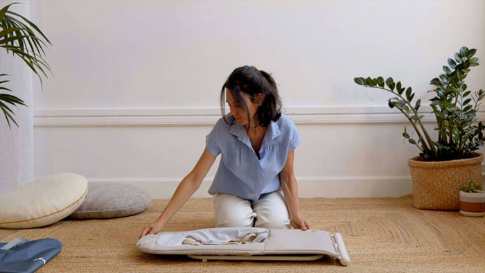 Leżaczek bujaczek składany Eazy Relax Greige Beaba 915056