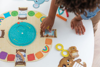 Gra dla dzieci Ubieranki Goula 53471 Kooperacyjna gra edukacyjna