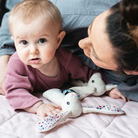 Grzechotka Króliczek - szary whisb21-Whisbear, zabawka dla niemowlaka