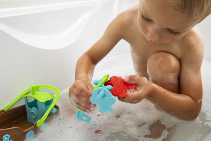 Kuter rybacki Klorofil 700502F, zabawki kąpielowe 3w1