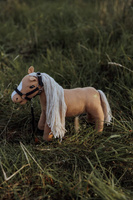 Beżowy Konik Minis Daisy 30 cm z regulowanymi nogami Astrup 84394