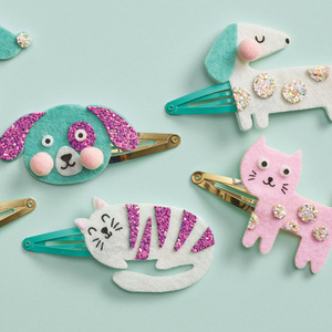 Zestaw kreatywny do tworzenia biżuterii brokatowe spinki do włosów Pieski i kotki Janod J09181 