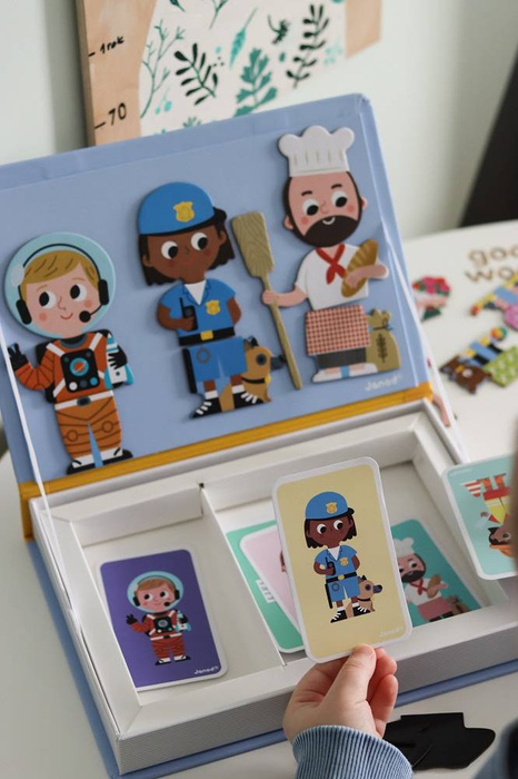 Układanka magnetyczna dla dzieci Zawody Magnetibook Janod J02597