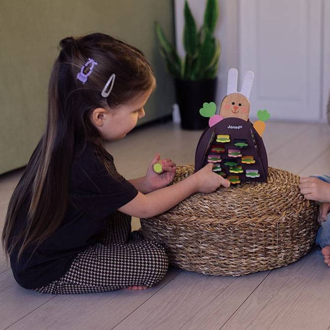 Rodzinna drewniana gra strategiczna Magiczna Marchewka Janod J02473