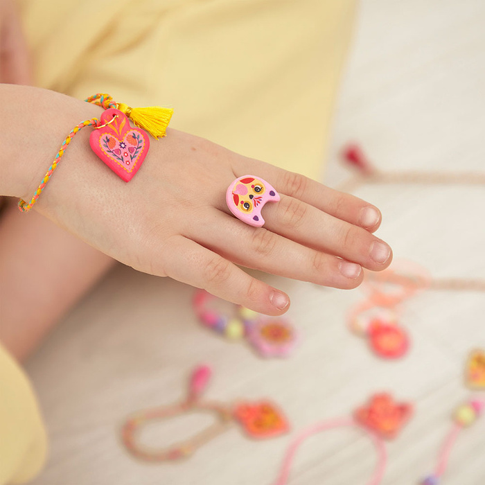 Zestaw kreatywny do tworzenia biżuterii dla przyjaciółek Klejnoty przyjaźni Janod J09186