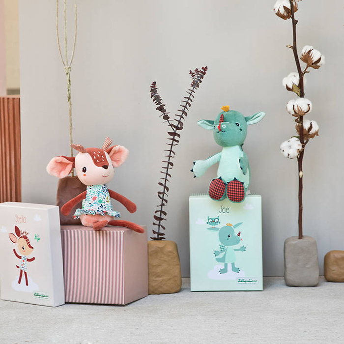 Przytulanka w ozdobnym pudełku Sarenka Stella 27 cm 83393 Lilliputiens