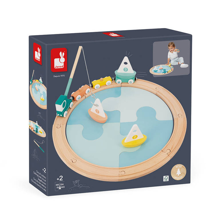 Kolejka dla dzieci pociąg drewniany z torami łódkami i makietą jeziora Bolid Janod J04629