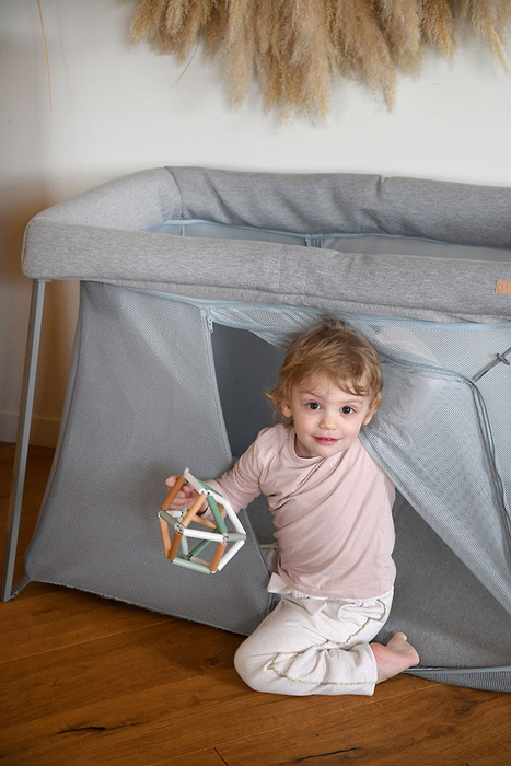 Łóżeczko turystyczne dwupoziomowe z funkcją kojca 3w1 Eazy sleep Heather grey Pebble Beaba 946004