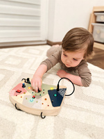 Tablica manipulacyjna Światło LED i przełączniki Montessori Small Foot 12623 Tablica sensoryczna