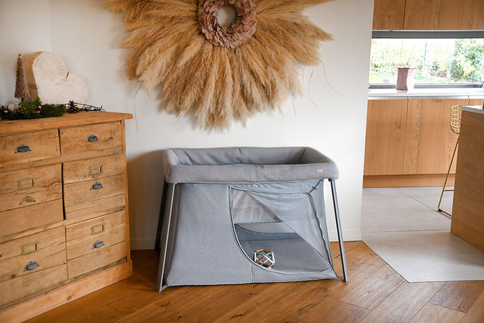 Łóżeczko turystyczne dwupoziomowe z funkcją kojca 3w1 Eazy sleep Heather grey Pebble Beaba 946004