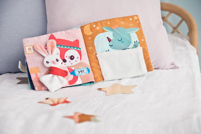 Miękka książeczka aktywizująca z mini komforterem Smok Joe i jego przytulanka 83492 LILLIPUTIENS