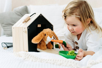 Drewniany domek królika z wybiegiem i akcesoriami 12399 Small Foot, maskotki dla dzieci