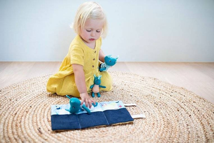 Przytulanki dla dzieci Rodzina Nosorożców z rozkładaną matą Nosorożec Marius Lilliputiens 83245