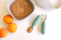 Zestaw pierwszych sztućców ze stali nierdzewnej Sage green Beaba 913580