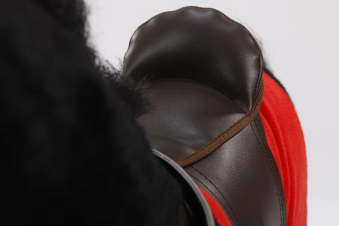 Duży, czarny koń na biegunach XL