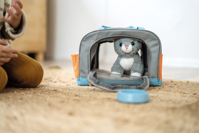 Kot z torbą i zestawem do pielęgnacji Small Foot 12601 maskotki dla dzieci