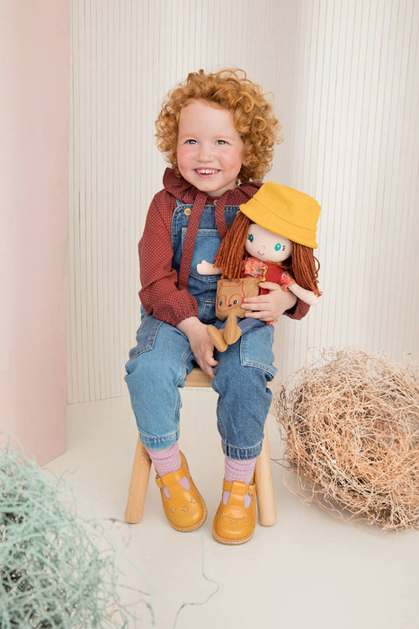 Lalka przytulanka eksplorerka przyrody ulubiony towarzysz Lea 41cm wysokości 83489 LILLIPUTIENS