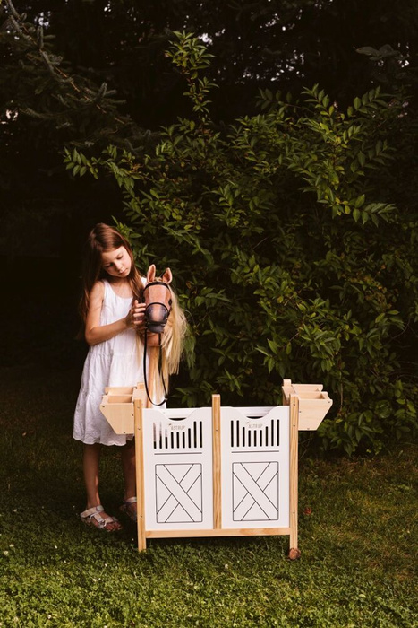 Boks dla 4 koni na kiju akcesoria do Hobby Horse Astrup 84381