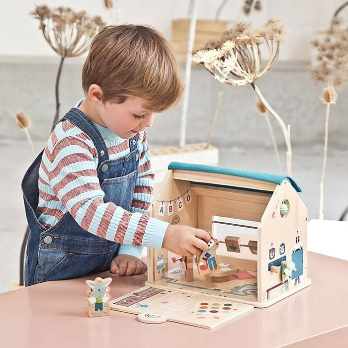 Drewniana wielofunkcyjna rozkładana Szkoła z 3 figurkami i akcesoriami 83422 Lilliputiens