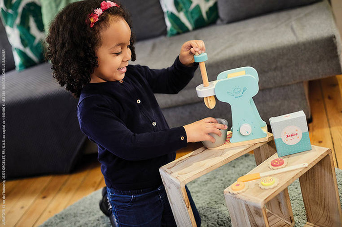 Drewniany zestaw cukierniczy z mikserem i 6 akcesoriami, Janod