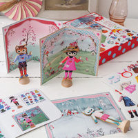 Mała przebieralnia z naklejkami Kotki Djeco DJ09859 zabawy kreatywne dla dzieci