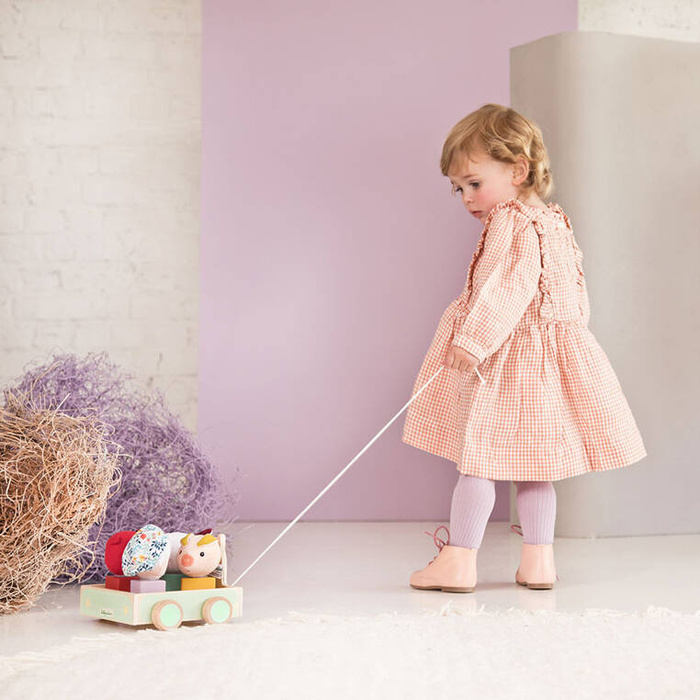 Drewniany wózek multifunkcyjny z sorterem do ciągnięcia Wilk Louis 83470 LILLIPUTIENS