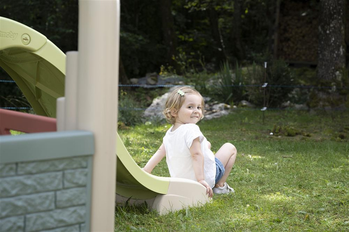 Centrum Zabawy Smoby 840206 wszechstronny Plac zabaw z koszem bramką i ścianką wspinaczkową dla dzieci