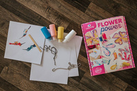 Artystyczny zestaw kreatywny 5 projektów Malowanie łańcuszkiem Pouring painting Kwiaty I love creativity Janod J07738 