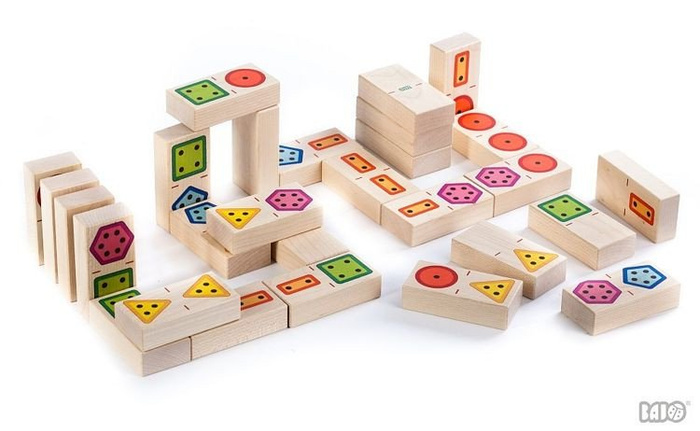 Klocki drewniane z figurami - domino dla dzieci, 91310-Bajo - gry drewniane