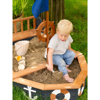 Drewniana Piaskownica Doris Boat AXI A031.045.00 Statek dla dzieci ze schowkiem pokrowcem i kołem sterowym