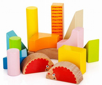 Drewniany wózek do pchania z kolorowymi klockami, Jeż Jurek, zabawki drewniane