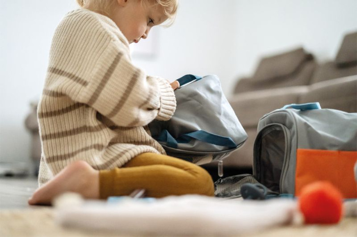 Kot z torbą i zestawem do pielęgnacji Small Foot 12601 maskotki dla dzieci