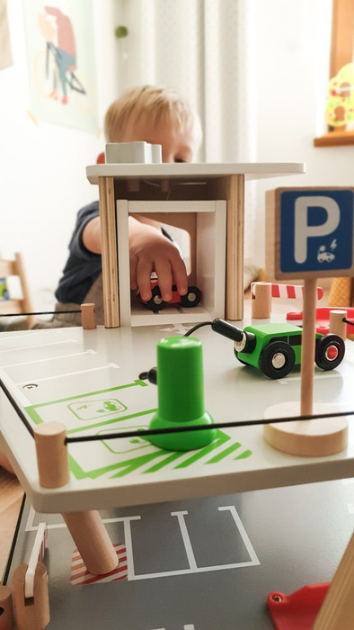 Parking dla dzieci garaż premium z myjnią, windą, stacją samochodów elektrycznych, stacją benzynową 11676- Small Foot, zabawki dla chłopców i dziewczynek