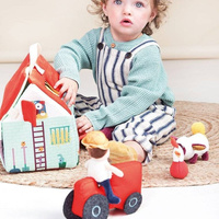 Rozkładany domek manipulacyjny Farma z 6 zwierzątkami rolnikiem i traktorem 86791 LILLIPUTIENS  