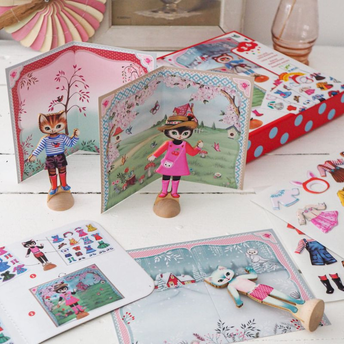 Mała przebieralnia z naklejkami Kotki Djeco DJ09859 zabawy kreatywne dla dzieci