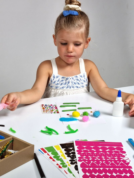 Kreatywne pudełko zestaw 20 aktywności dla dzieci Buki FK003