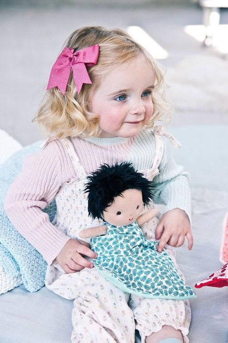 Lalka dzidziuś w koszyczku z ubrankiem i kocykiem Ari 83134-Lilliputiens