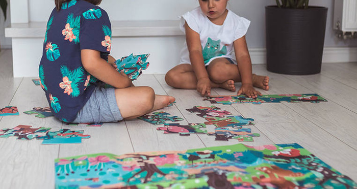 Świecące puzzle z mini-lampką UV Las 24 elementy 3+ Janod J02653