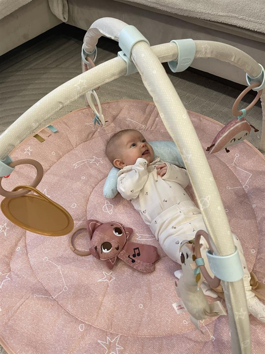 Mata edukacyjna z sensorycznymi zabawkami Tiny Love TL1209406830 Kraina Jednorożca Gimnastyka dla niemowląt