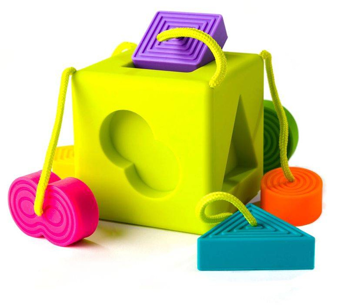 Dopasowywanie kształtów Kostka Sorter OombeeCube FA120-1 Fat Brain Toys, zabawki motoryczne